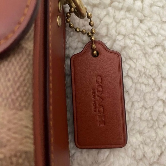 Coach Cassie Crossbody - Picture 6 of 6